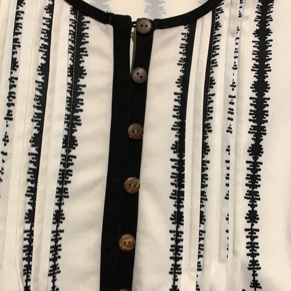 Top Blouse Black White Print Size M Unlisted Brand Stretchy Pullover - Picture 4 of 12